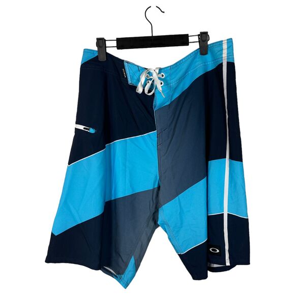 Oakley Blue Colorblock Board Shorts Men's Size 36 - Picture 1 of 4